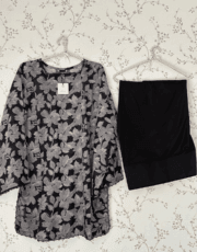 Noir Bloom Printed Lawn 2 Piece Kurta Set - Image 2